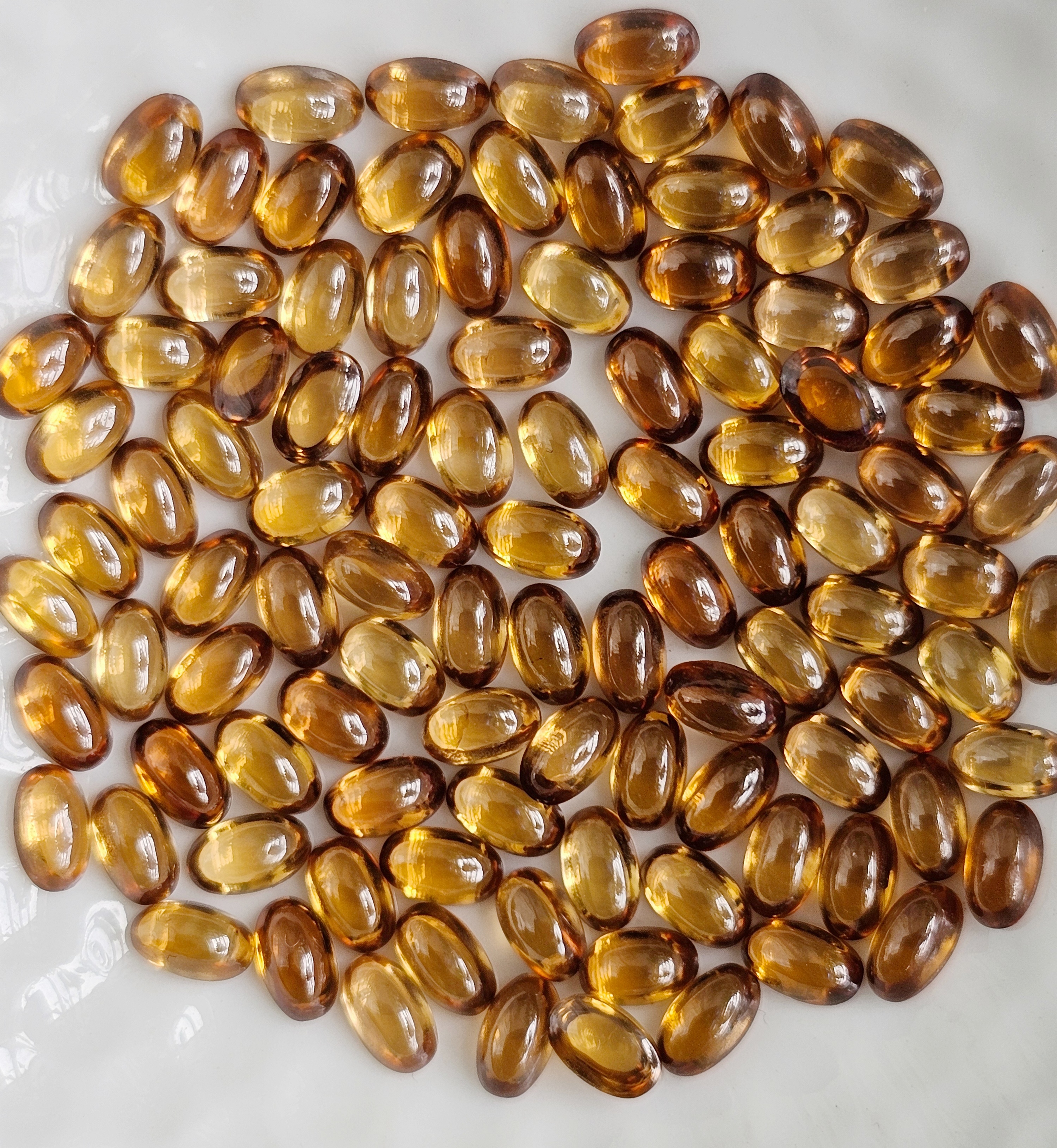 พลอยเพทายดิบไข่หลังเบี้ย 5x3mm. 1 กะรัต