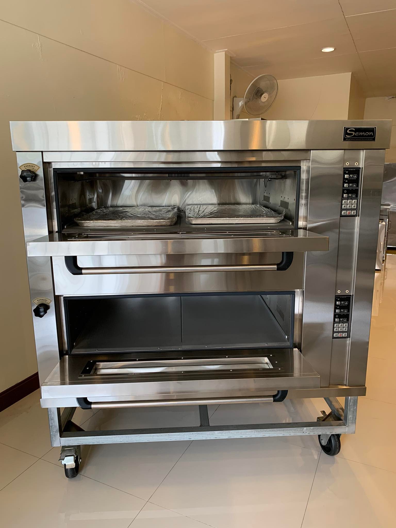 เตาอบขนมแก๊สคุมไฟฟ้า 2 ชั้น 4 ถาด Si-DO24G แบรนด์ Semon