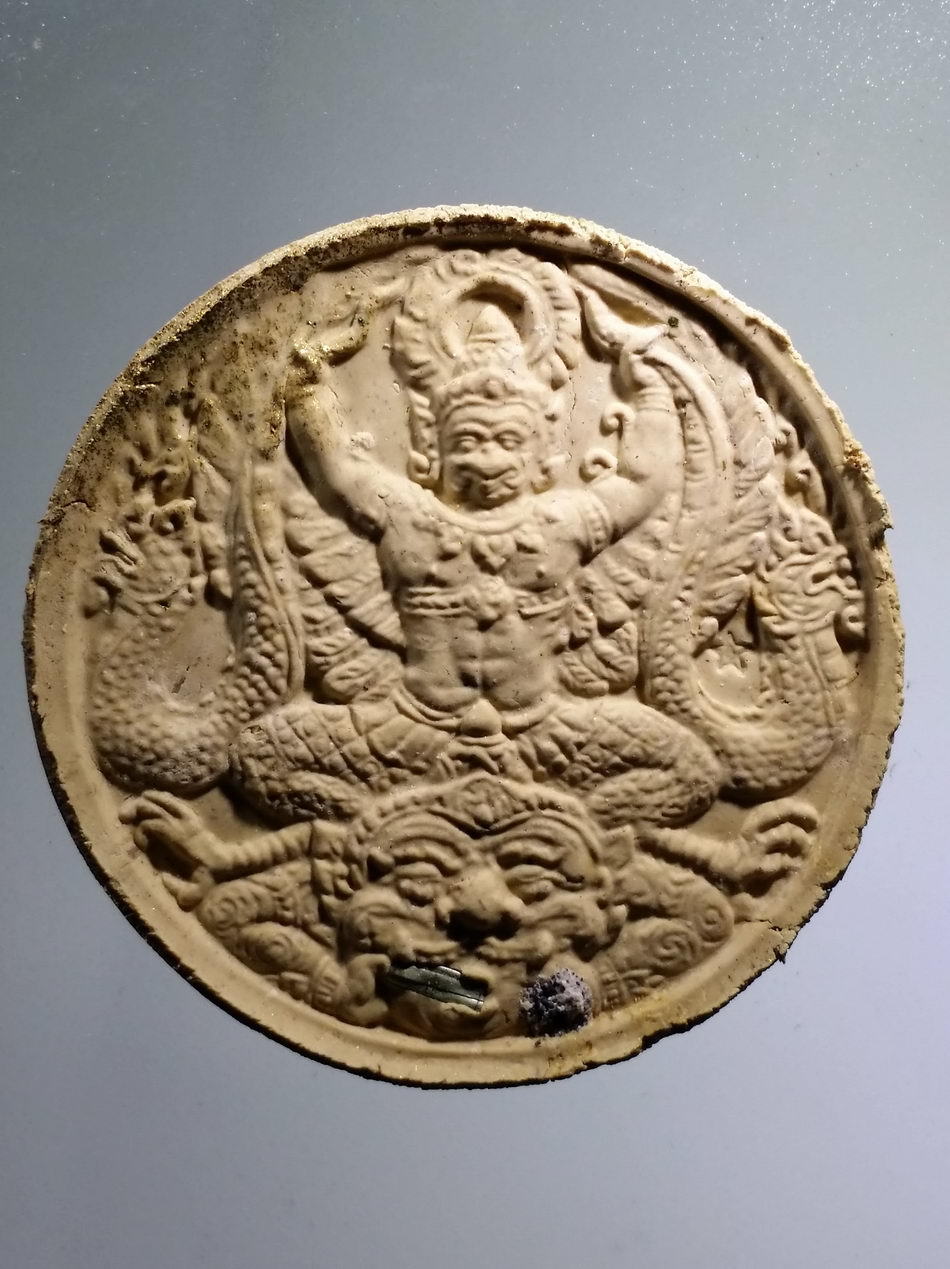 รหัสสินค้า จตุคามรามเทพ 919 พระเทวราชโพธิสัตว์จตุคามรามเทพ เนื้อว่านขาวปัดทอง ฝังตะกรุด รุ่นมหาเศรษฐีบุญฤทธิ์ หลวงพ่อจอน วัดบุญฤทธิ์ จังหวัดนครราชสีมา จัดสร้าง ปี 2550