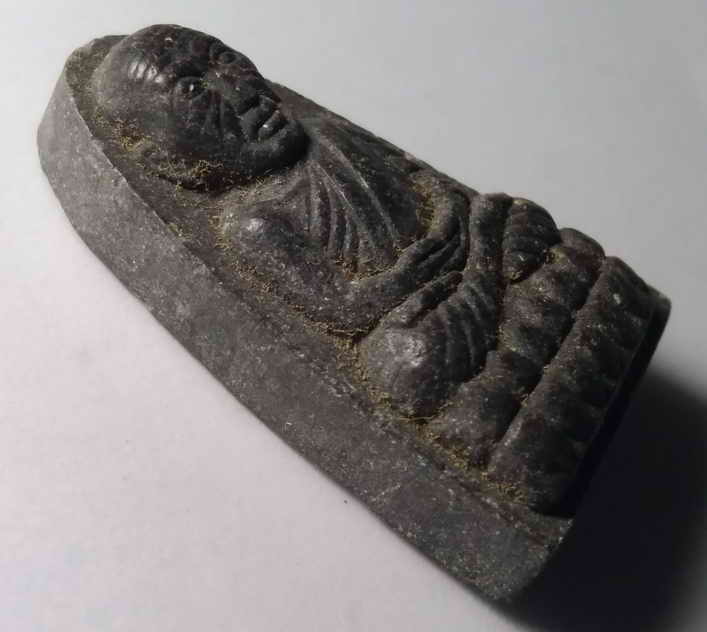 รหัสสินค้า หลวงปู่ทวด วัดต่างๆ 047 หลวงปู่ทวดเนื้อว่าน พิมพ์ใหญ่หัวมน หลังยันต์นะเฉลียวเพชร ไม่ทราบปีที่สร้าง พระรายการนี้ให้เช่าบูชาแล้ว