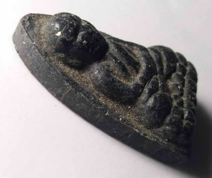 รหัสสินค้า หลวงปู่ทวด วัดต่างๆ 016 หลวงปู่ทวด เนื้อผงใบลาน หลังยันต์พุทโธ รุ่นแรงงาน สร้างปี 2542 พระรายการนี้ให้เช่าบูชาแล้ว