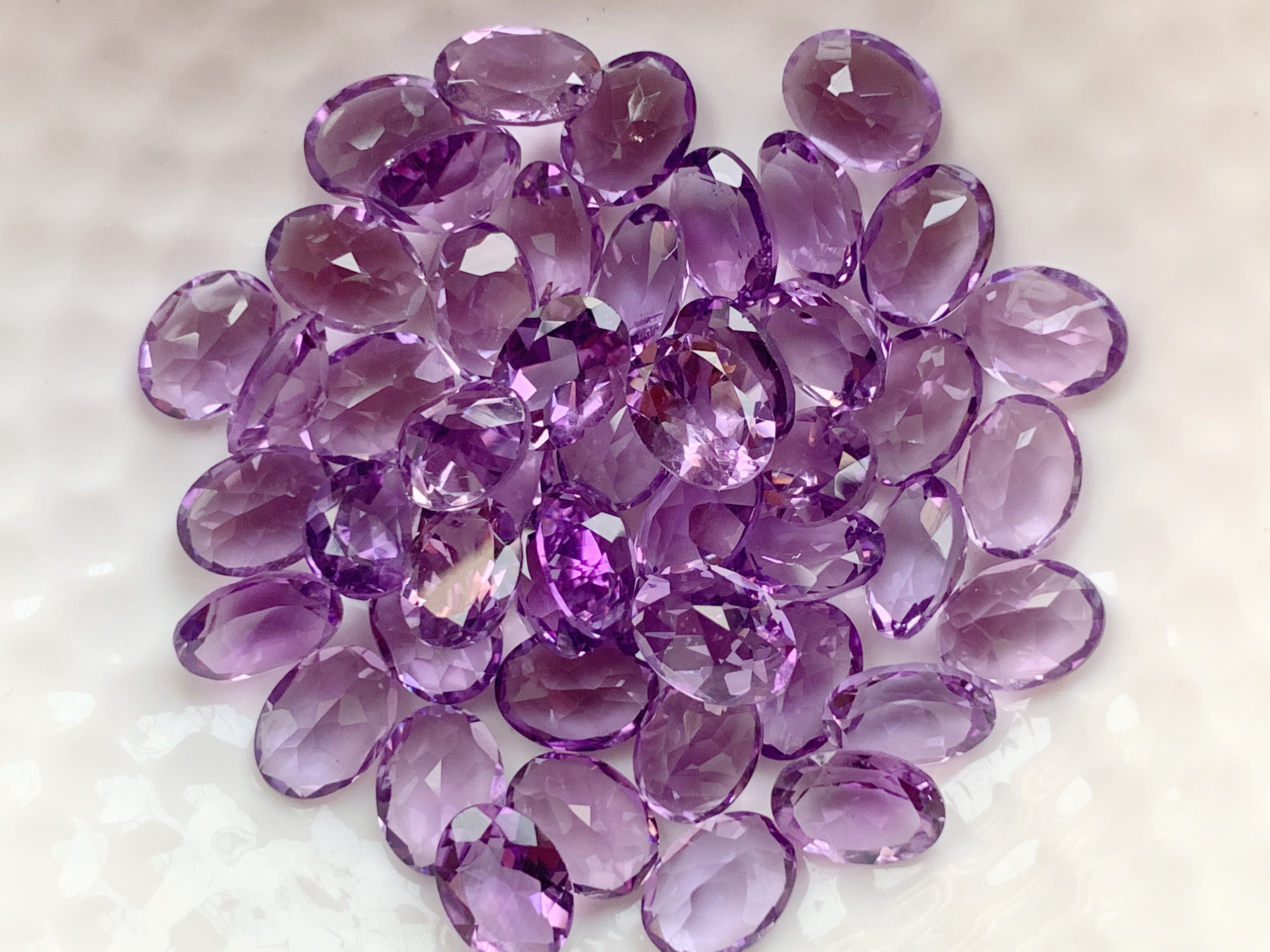 อเมทิสอ่อนไข่ 8X6 มม. 5 กะรัต