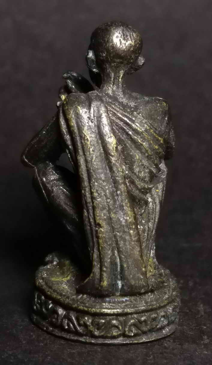 รหัสสินค้า พระกริ่ง พระหล่อ 051 รูปหล่อท่านั่งเอกลักษณ์ หลวงพ่อคูณ วัดบ้านไร่ จ.นครราชสีมา สร้างปี 2536 พระรายการนี้ให้เช่าบูชาแล้ว