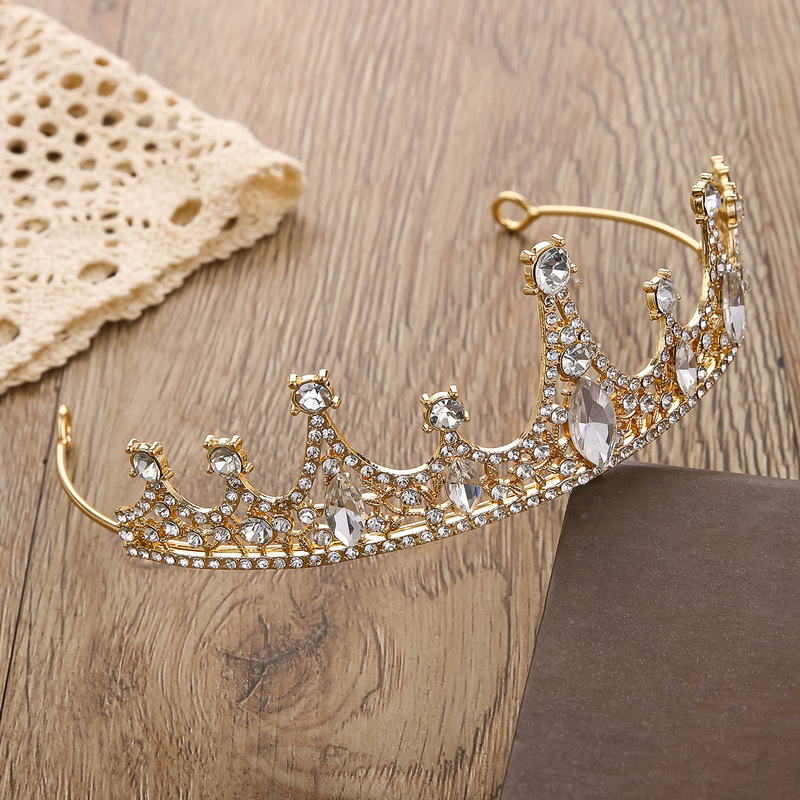 As2324- พร้อมส่งจากไทย มงกุฎเพชรประดับ แวววาว สวยหรูดูแพงเหมือนแบบ เด็กโต-ผู้ใหญ่ เส้นผ่าศูนย์กลาง 14.5cm.ดัดปรับขนาดได้เล็กน้อย
