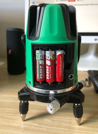 เครื่องวัดระดับเลเซอร์ ระดับน้ำเลเซอร์ 5 เส้น 360 องศา พร้อมกล่องเก็บอุปกรณ์ พร้อมขาตั้งวัดระดับ รับประกันสินค้า 3 เดือน