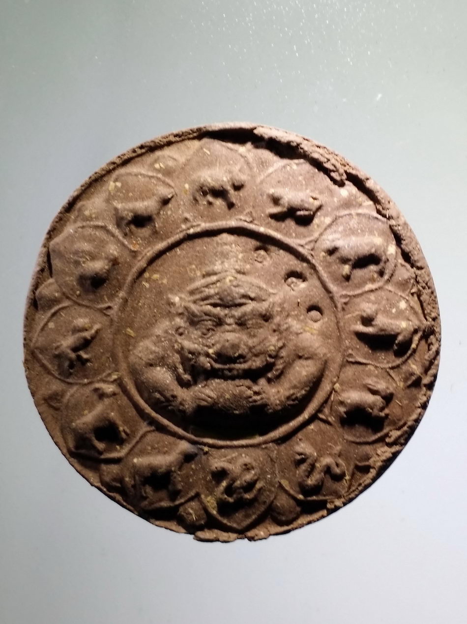 รหัสสินค้า จตุคามรามเทพ 823 จตุคามรามเทพ รุ่น เก้าหน้ามหาโชคมหาเศรษฐี วัดอ้ายเขียว เนื้อว่านสีน้ำตาล