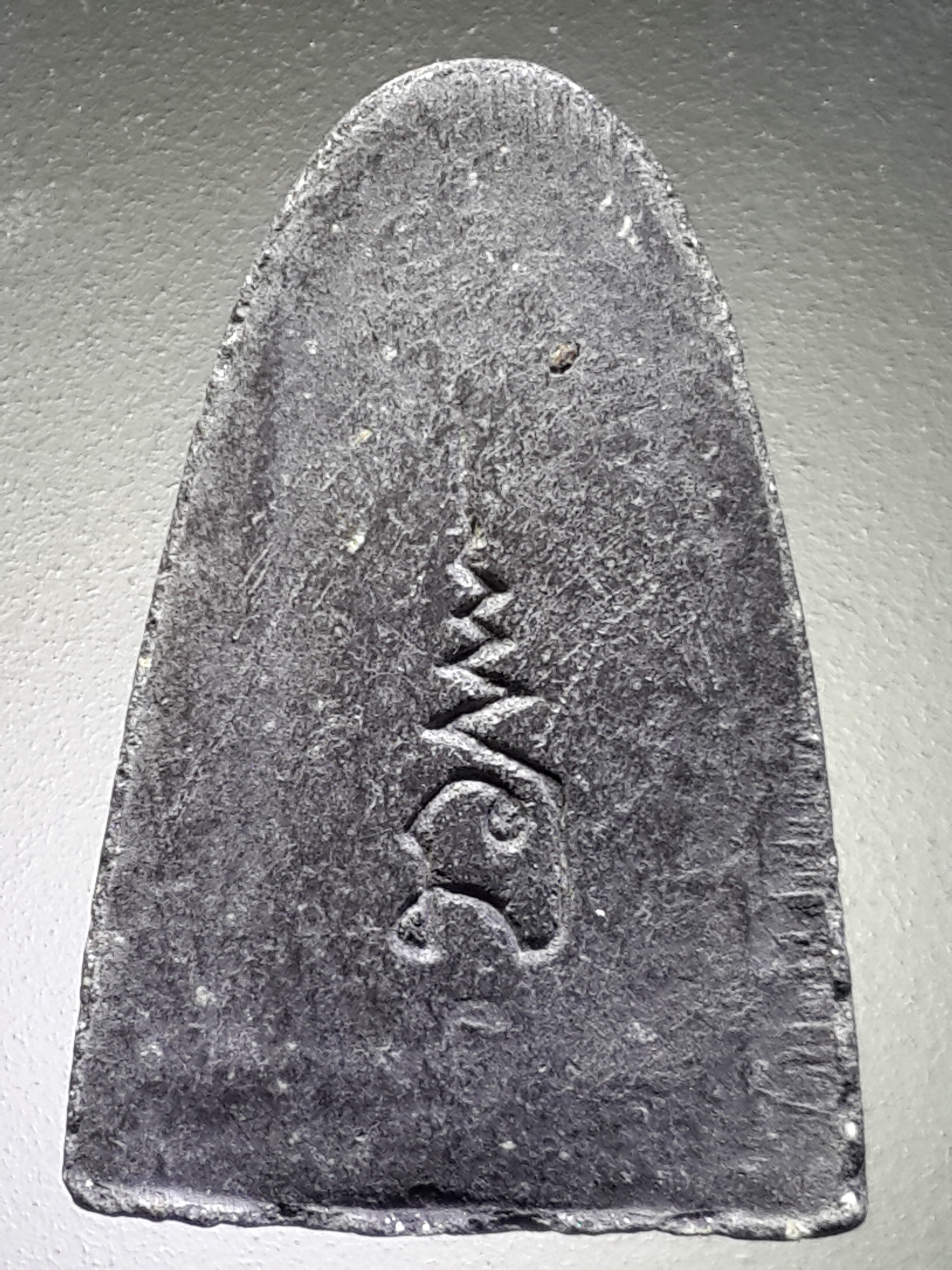 รหัสสินค้า หลวงปู่ทวด วัดต่างๆ 427 หลวงปู่ทวด เนื้อผงใบลาน หลังยันต์นะฤาชา พิมพ์เตารีดหัวมนพิมพ์กลาง