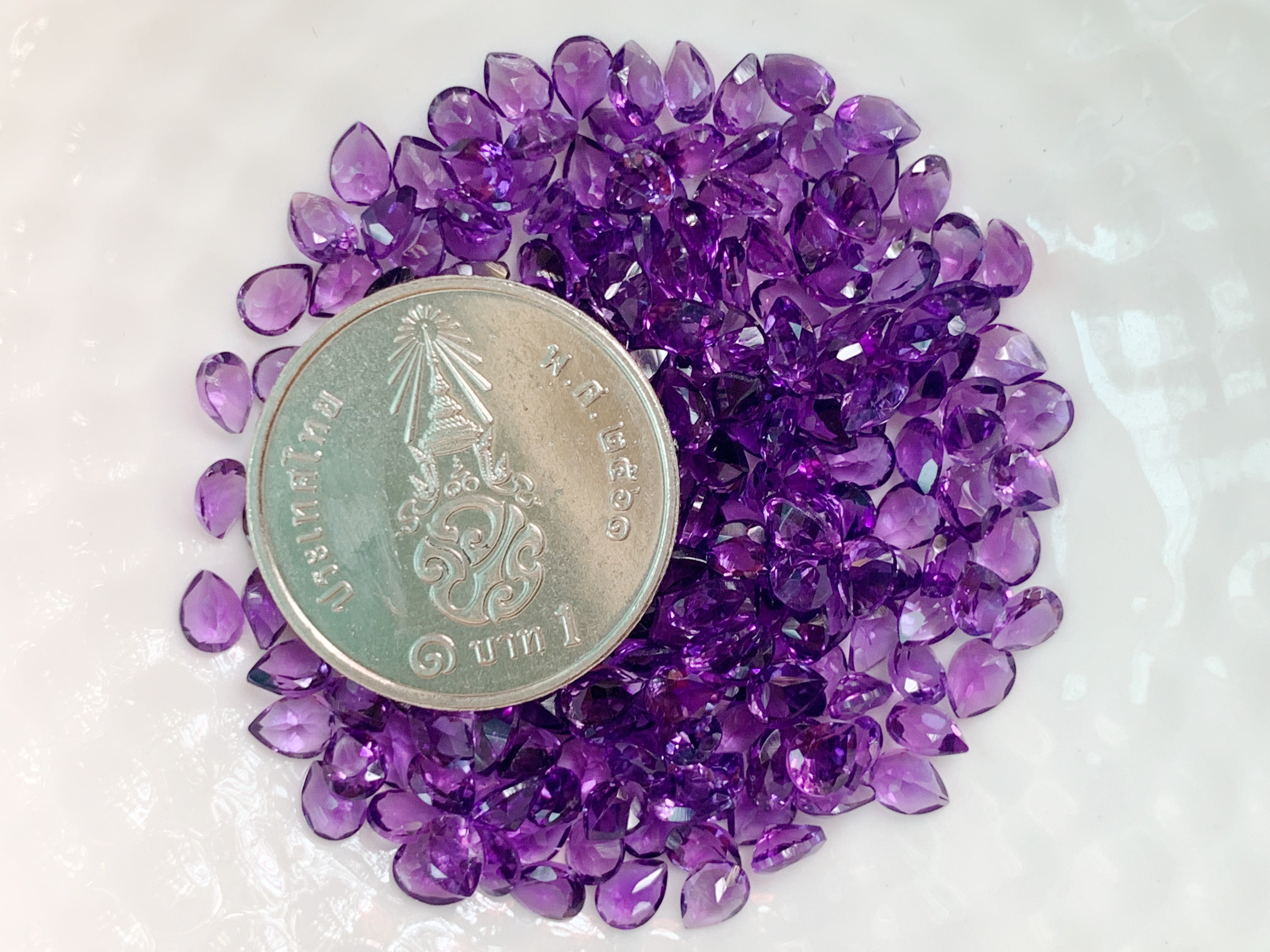 อเมทิสหยดน้ำ 4x3 มม. 5 กะรัต