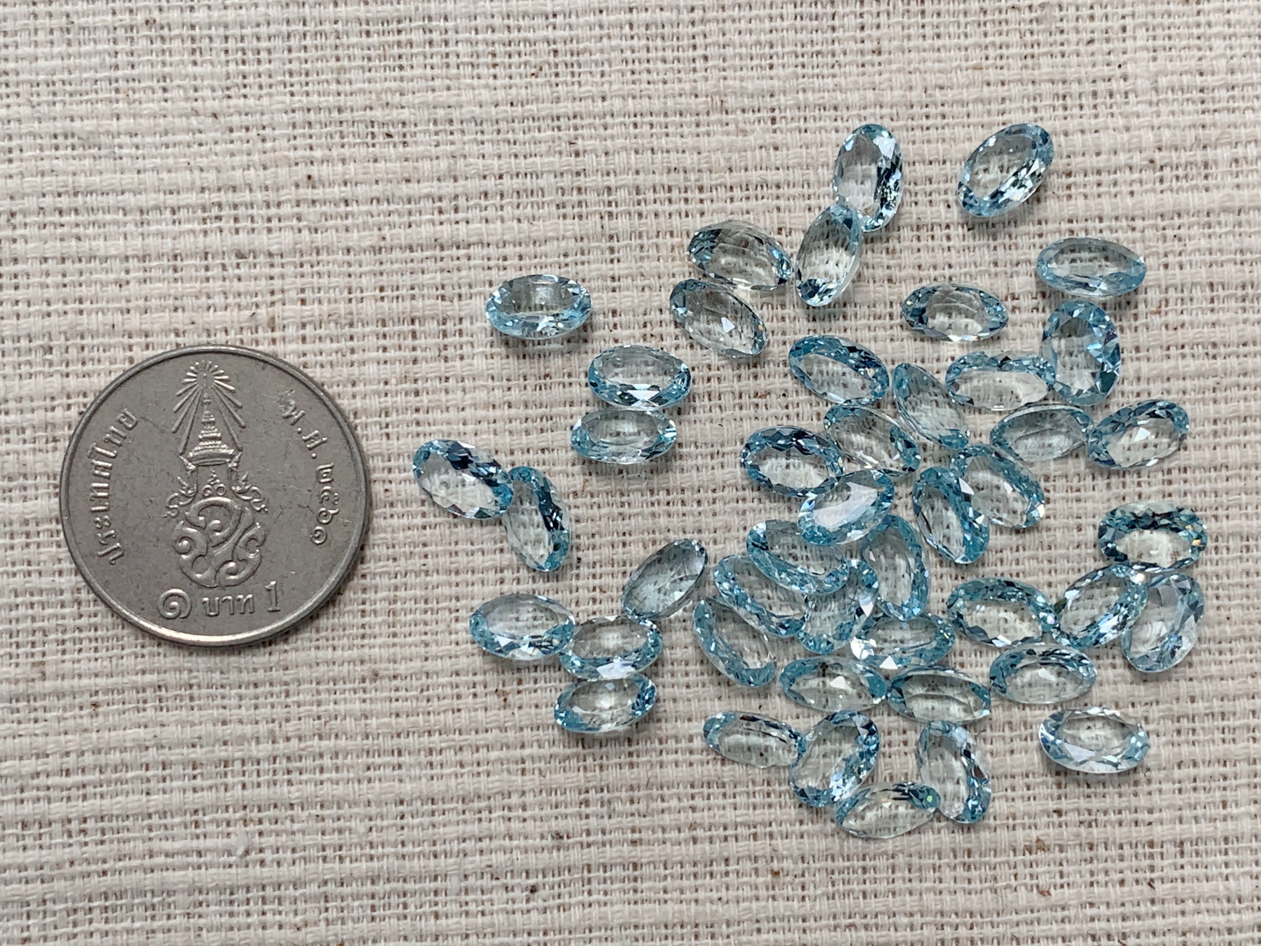 อความารีนไข่ 7x5 mm 1 กะรัต