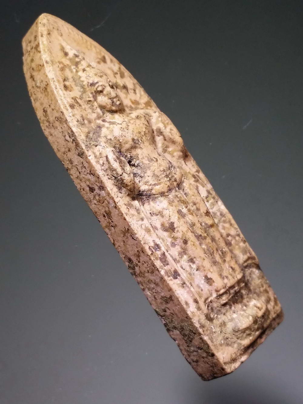 รหัสสินค้า พระไม่ทราบที่ 214 พระพุทธเนื้อผงปางห้ามสมุทร หลังยันต์มะอะอุ ไม่ทราบที่ พระรายการนี้ให้เช่าบูชาแล้ว