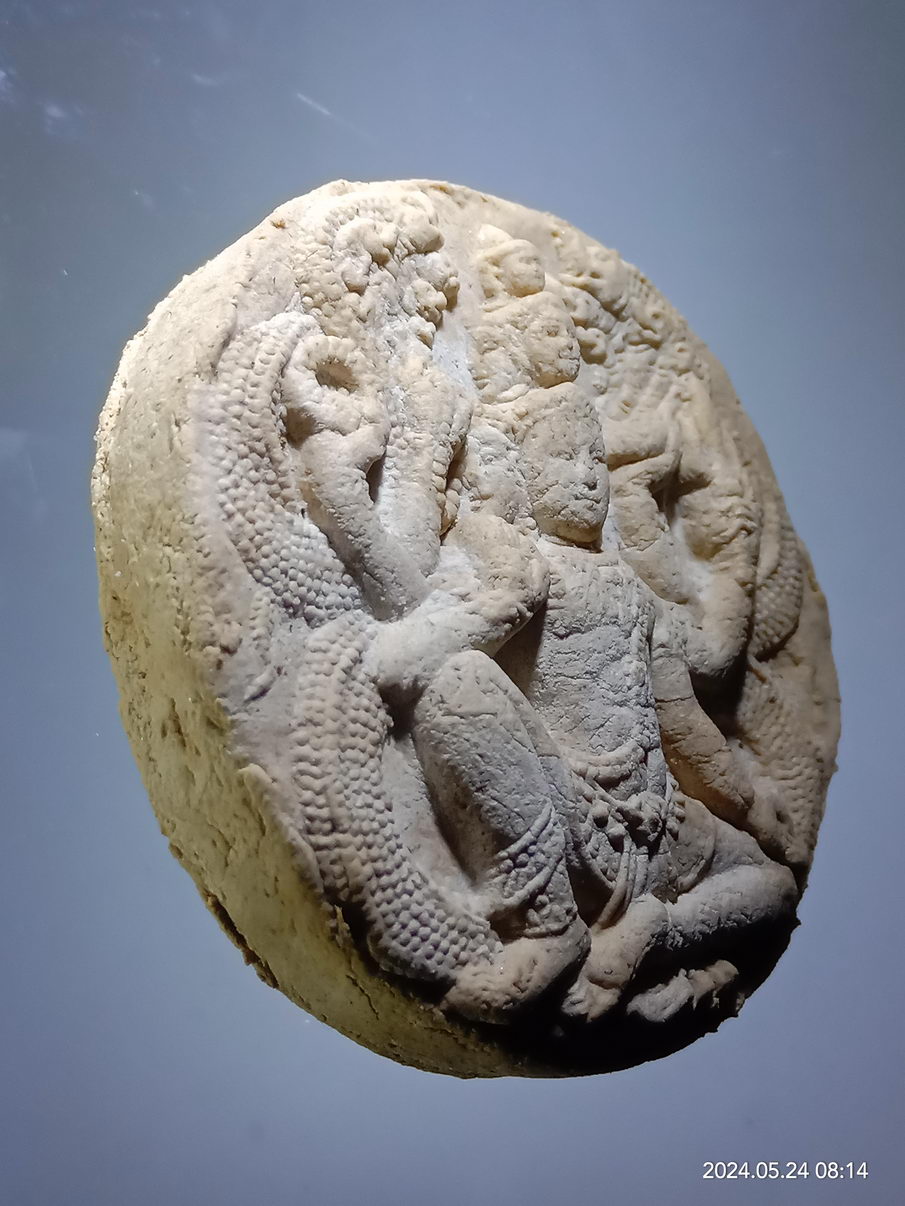 รหัสสินค้า พระมีกล่อง 3950 จตุคามรามเทพ รุ่น เก้าหน้ามหาโชคมหาเศรษฐี วัดอ้ายเขียว เนื้อว่านขาวฝังตะกรุด