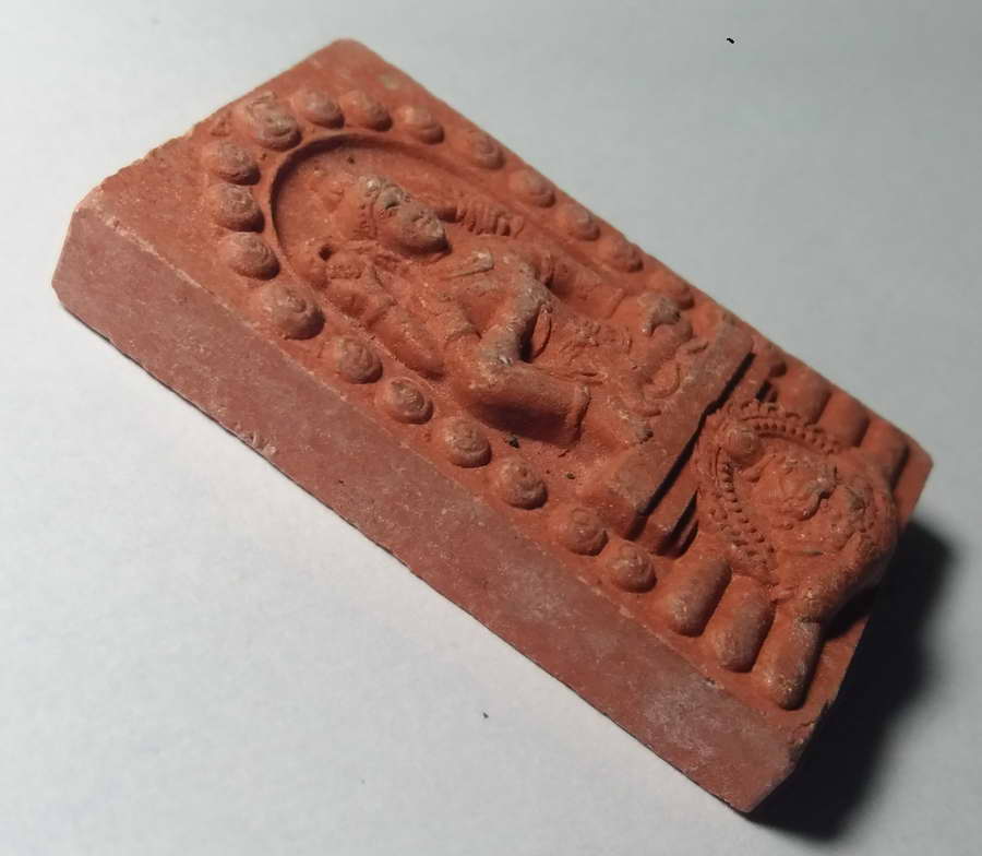 รหัสสินค้า จตุคามรามเทพ 068 จตุคามรามเทพ หลังพระแม่ธรณีบีบมวยผม เนื้อว่านแดง ไม่ทราบรุ่น พระรายการนี้ให้เช่าบูชาแล้ว