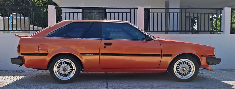 COROLLA 1.6 DX LIFTBACK