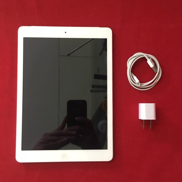 ( SOLD OUT ) iPad Air Wi-Fi+Cellular 32GB ( ใส่ซิมได้ ) MODEL THAI