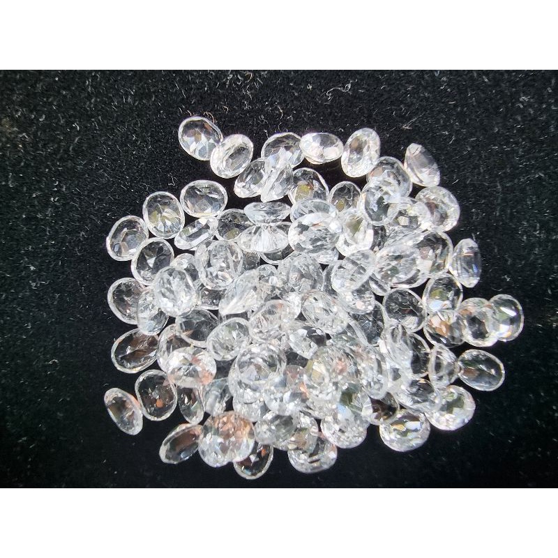 ไวท์โทปาสไข่ 5x4mm. 5 กะรัต