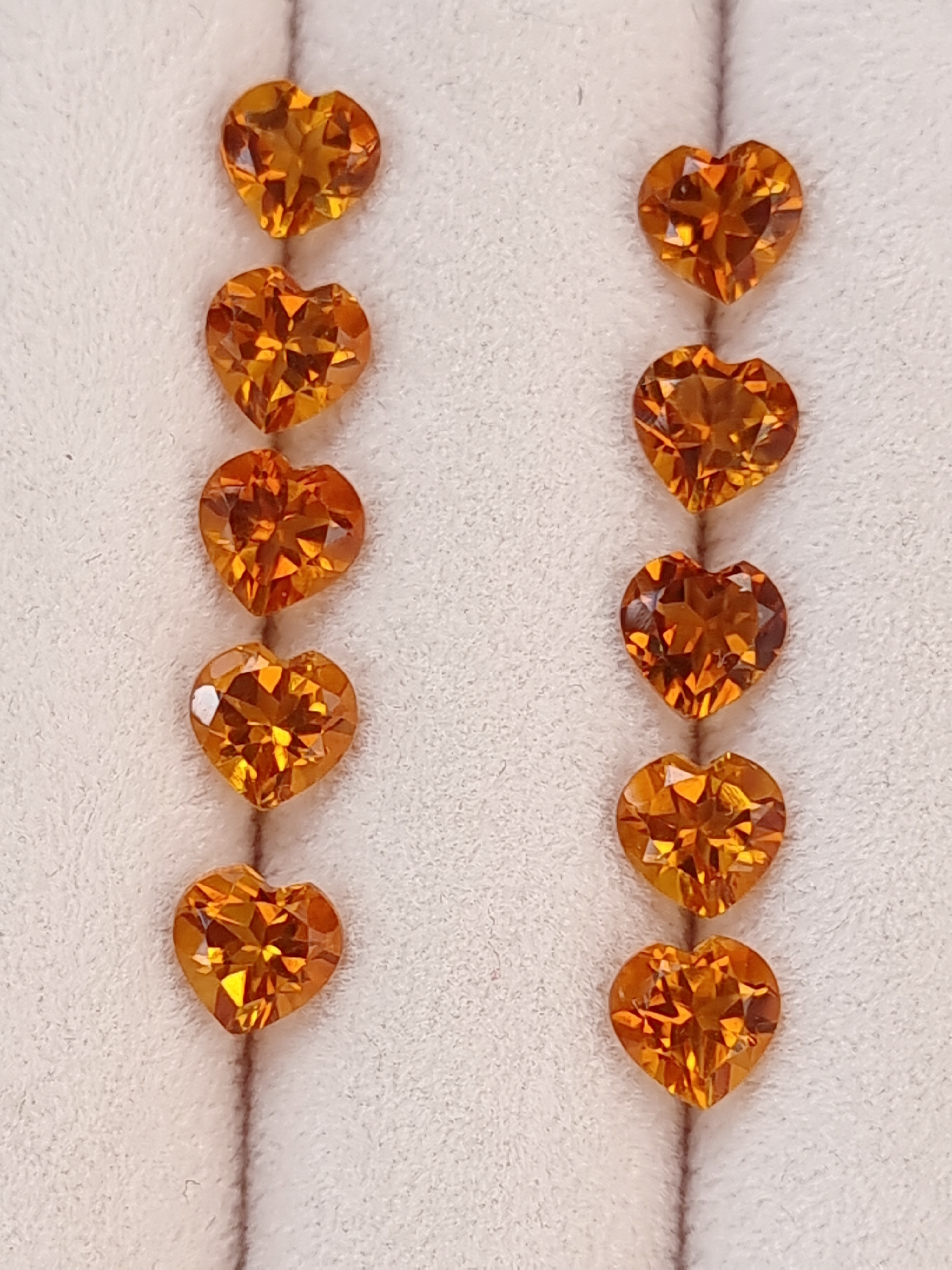 ซิทรินเข้มหัวใจ 6 มม. 5 กะรัต