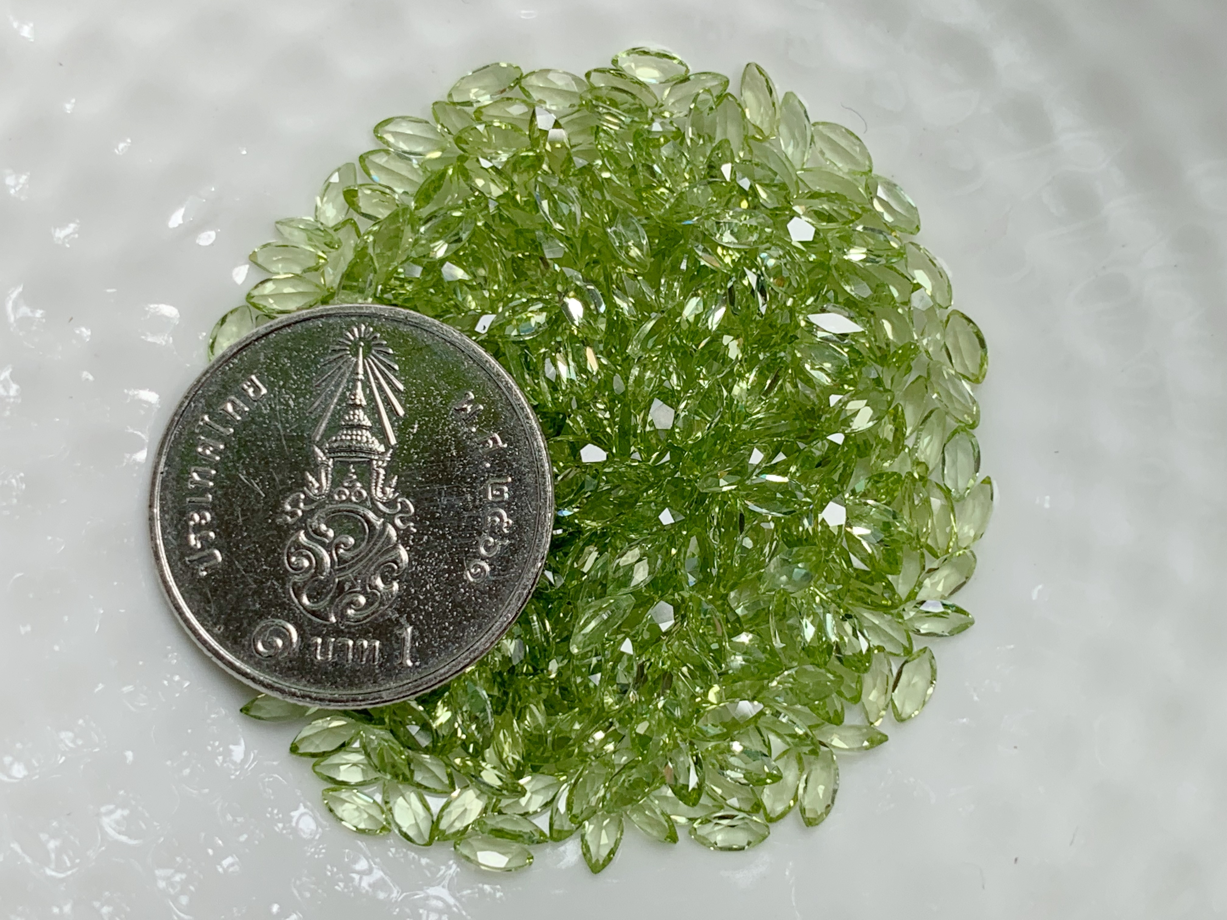 เพอริดอทมาคี 4X2 มม. 5 กะรัต