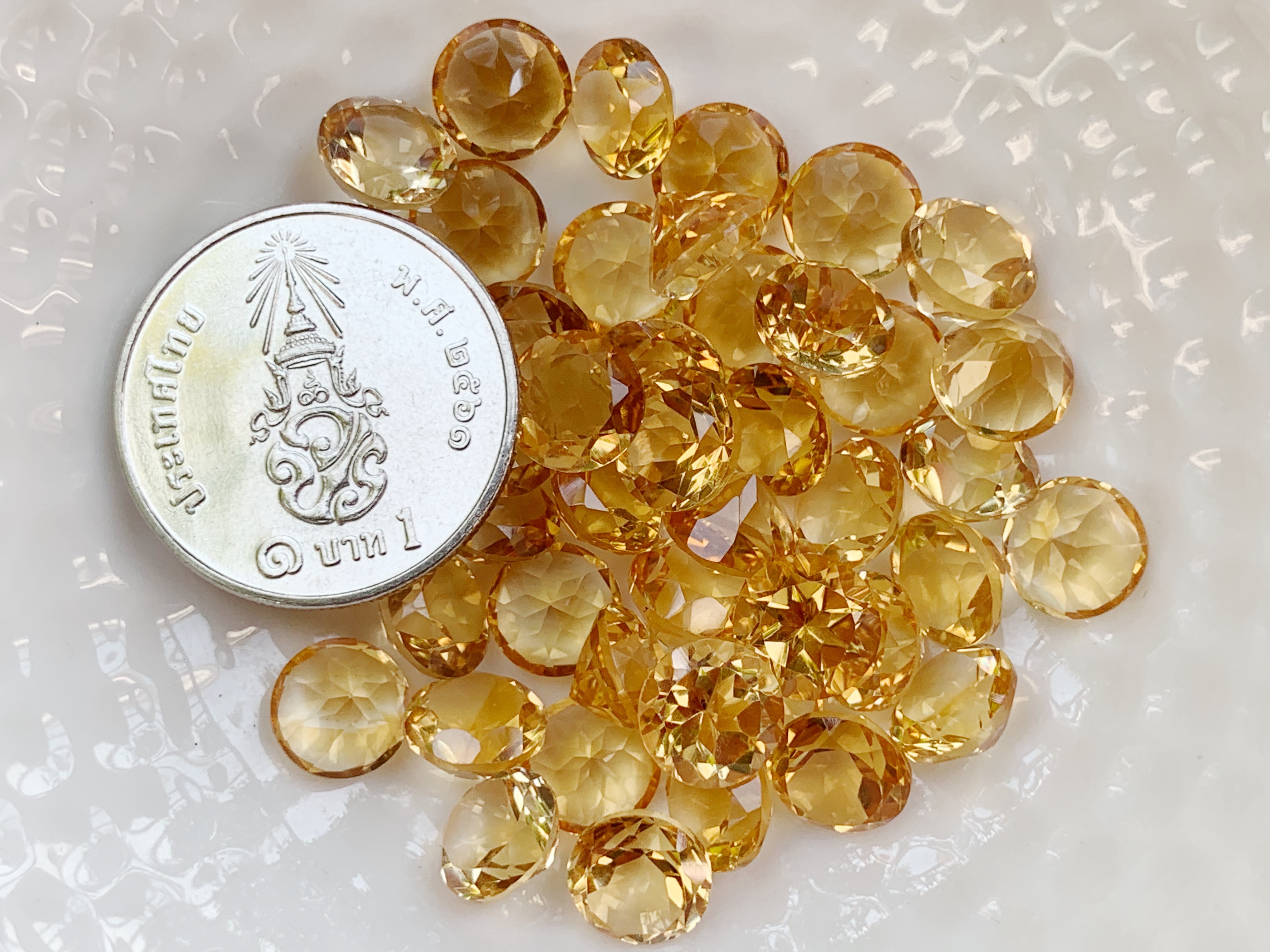 ซิทรินอ่อนกลม 7.0 มม. 5 กะรัต