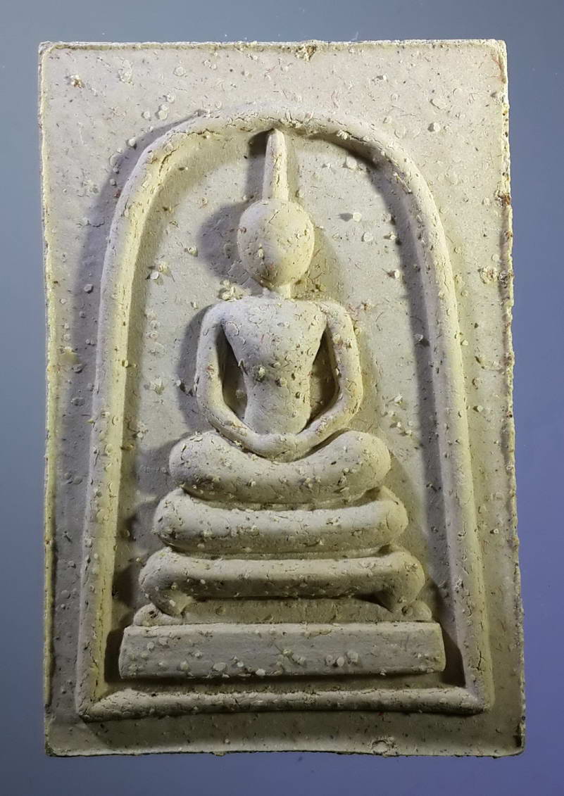 รหัสสินค้า พระมีกล่อง 087 สมเด็จพระพุทธโคดม หลังรูปเหมือนหลวงพ่อขอม วัดไผ่โรงวัว จังหวัดสุพรรณบุรี