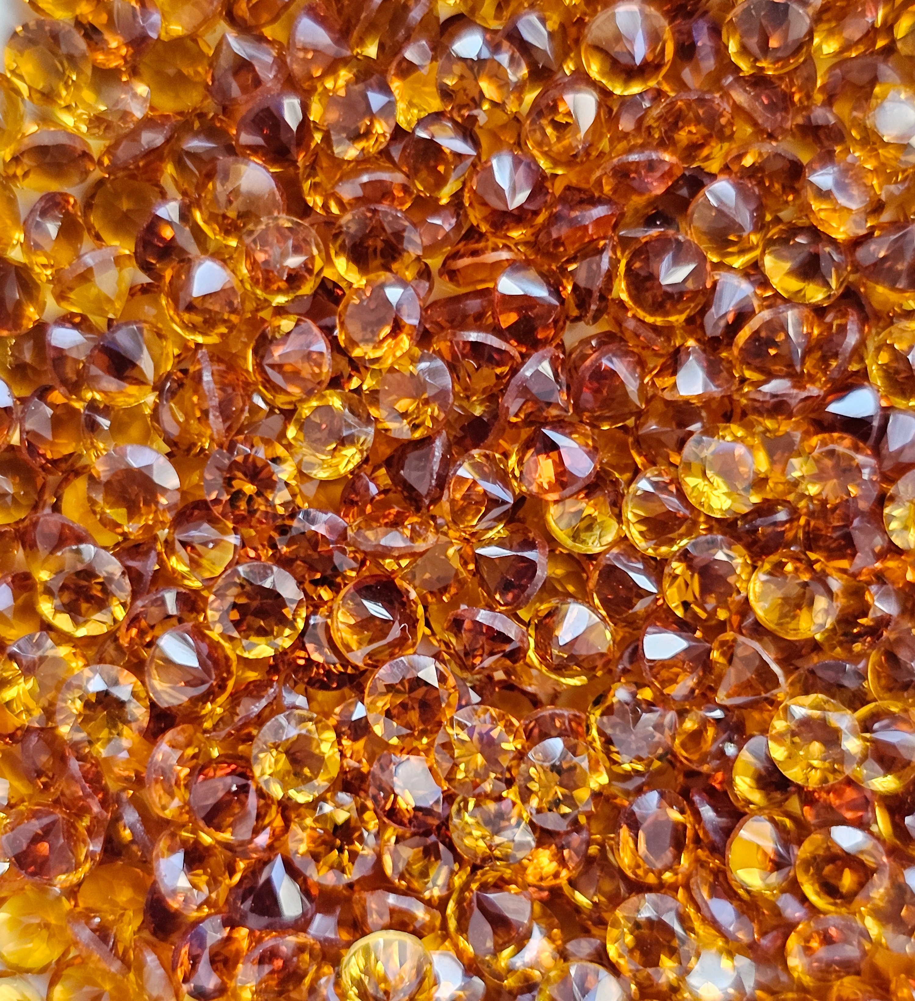 ซิทรินกลมเจียรเหลี่ยมเข้ม 3.0มม. 5 กะรัต