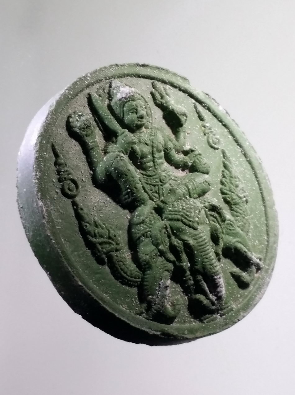 รหัสสินค้า จตุคามรามเทพ 762 พระเทวราชโพธิสัตว์จตุคามรามเทพ ทรงช้างเอราวัณ - พระพุทธโสธร เนื้อว่านเขียวไม่ทราบที่ ไม่มีกล่อง