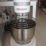เครื่องผสมอาหาร 3 หัวตี 5 ลิตร Si-MX5