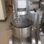 เครื่องผสมอาหาร 3 หัวตี 20 ลิตร Si-MX20