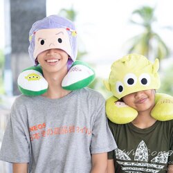 หมอนรองคอมีหมวก บัสไลท์เยียร์&เอเลี่ยน3ตา (ในเรื่องToy story )