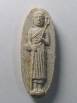 รหัสสินค้า สิงห์บุรี 026 พระสิวลีเนื้อผงน้ำมัน หลวงพ่อแพ วัดพิกุลทอง จังหวัดสิงห์บุรี ไม่ทราบปีที่สร้าง พระรายการนี้ให้เช่าบูชาแล้ว