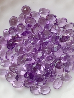 อเมทิสอ่อนไข่ 5X4 มม. 5 กะรัต