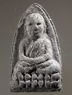 รหัสสินค้า หลวงปู่ทวด วัดต่างๆ 271 หลวงปู่ทวด หลังยันต์ พุทโธ รุ่นแรงงาน สร้างปี 2542