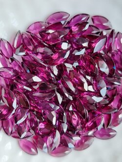 โรโดไลท์มาคี 7x3.5mm. 5 กะรัต