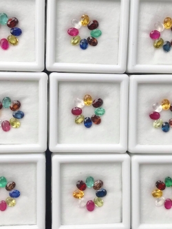 นพเก้าเจียรเหลี่ยมไข่ 4X3 mm. 1 ชุด