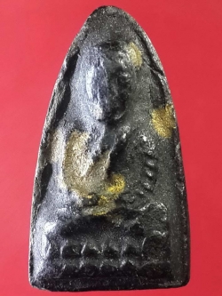 รหัสสินค้า หลวงปู่ทวด วัดต่างๆ 085 หลวงปู่ทวด หลังอุ วัดช้างให้ จังหวัดปัตตานี เนื้อดินเผา ลงรักปิดทอง พระรายการนี้ให้เช่าบูชาแล้ว