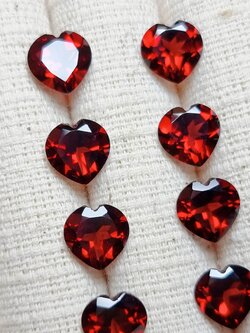 โกเมนหัวใจ 8.0 มม. 1 เม็ด