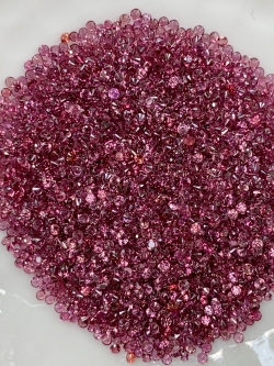 Red-Pink sapphire 1.0-1.1 mm. 1 กะรัต