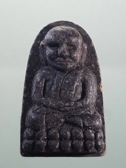 Antig FB 12707 หลวงปู่ทวด เนื้อว่าน วัดห้วยมงคล จังหวัดประจวบคีรีขันธ์ พิมพ์พระรอด พิมพ์กลาง