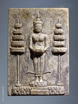 รหัสสินค้า พระมีกล่อง 3942 พระพุทธปางอุ้มบาตร วัดเขาสะท้อน อำเภอแปลงยาว จังหวัดฉะเชิงเทรา