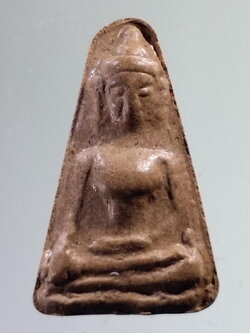 รหัสสินค้า พระมีกล่อง 400 พระผงสุพรรณ หลังลายพิมพ์นิ้วมือ รุ่น 558 ปี จังหวัดสุพรรณบุรี