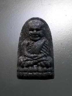 รหัสสินค้า หลวงปู่ทวด วัดต่างๆ 505 หลวงปู่ทวดเนื้อว่าน พิมพ์พระรอดเล็ก วัดห้วยมงคล จังหวัดประจวบคีรีขันธ์