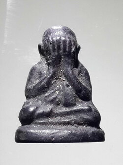 รหัสสินค้า พระไม่ทราบที่ 399 พระปิดตาเนื้อผง ลอยองค์ พิมพ์คล้ายหลวงพ่อเงิน ไม่ทราบที่ พระรายการนี้ให้เช่าบูชาแล้ว