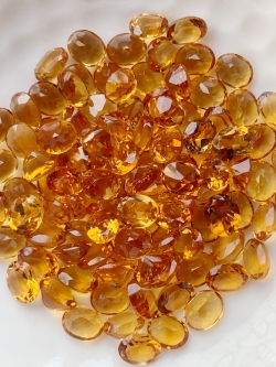 ซิทรินเข้มไข่ 5X4 มม. 5 กะรัต