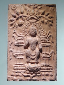 รหัสสินค้า พระเนื้อดิน ผง ว่าน 10513 พระปฐมเทศนา(นั่งเมือง)พิมพ์เล็ก สร้างจากเนื้อพระกรุนาดูน และผงศักดิ์สิทธิ์ทั่วประเทศ