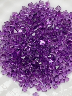 อเมทิสสี่เหลี่ยม 2 มม. 5 กะรัต