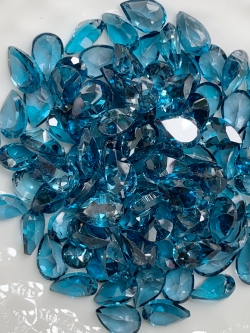 ลอนดอนบลูโทปาสหยดน้ำ 6X4 มม. 5 กะรัต