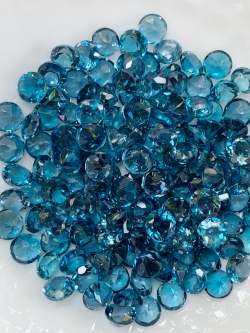 ลอนดอนบลูโทปาสกลม 4.0 มม. 1 กะรัต