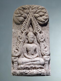 รหัสสินค้า พระเนื้อดิน ผง ว่าน 10423 พระชินราชท่าเรือ 80 ปี วัดพระธาตุ จ.นครศรีธรรมราช เนื้อผงว่านขาว มวลสารมากมาย ปลุกเสกพิธีใหญ่ สภาพสวย