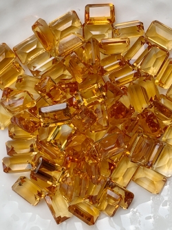 ซิทรินเข้มกลางสี่เหลี่ยม 6X4 มม. 5 กะรัต