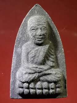 รหัสสินค้า หลวงปู่ทวด วัดต่างๆ 124 หลวงปู่ทวด วัดช้างให้ จ.ปัตตานี ไม่ทราบปีที่สร้าง เนื้อผงใบลาน