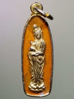 รหัสสินค้า เทพจีน - ฮินดู 087 เหรียญกะไหล่ทองลงยา เจ้าแม่กวนอิม หลังภาษาจีน ไม่ทราบสำนัก พระรายการนี้ให้เช่าบูชาแล้ว